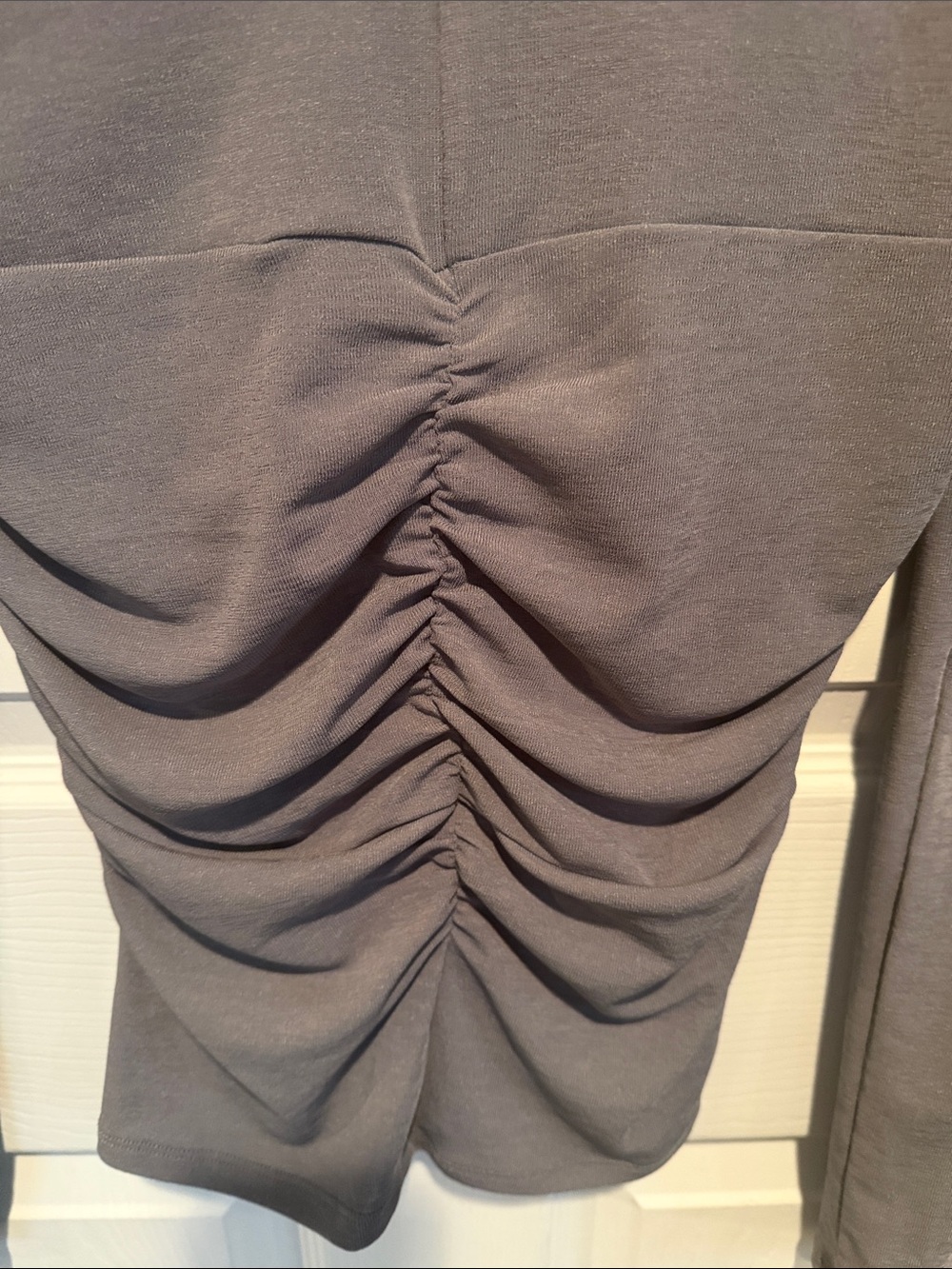 ASTR Gray Long Sleeve Ruched Front Top - Picture 5 of 6